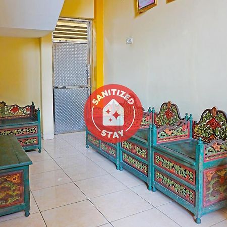 Oyo 91580 Kost Bougenville Syariah Madiun Luaran gambar