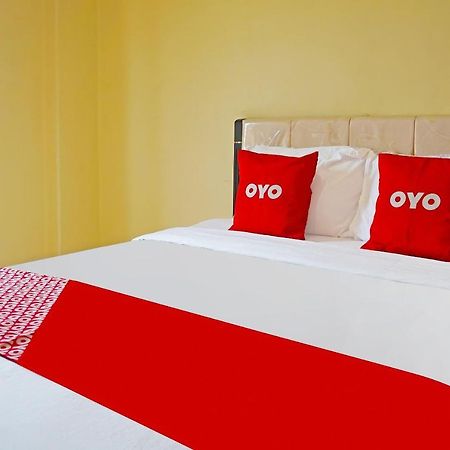 Oyo 91580 Kost Bougenville Syariah Madiun Luaran gambar