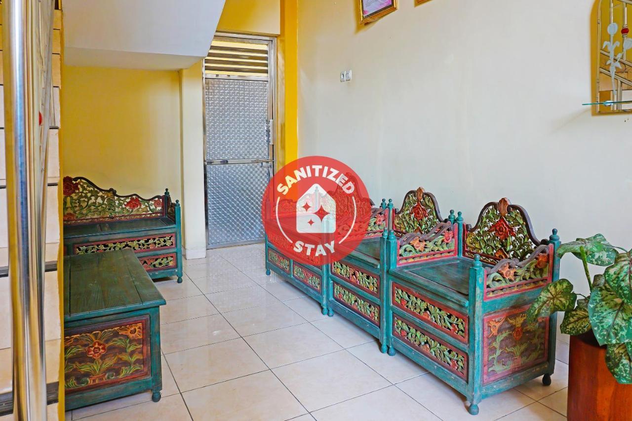 Oyo 91580 Kost Bougenville Syariah Madiun Luaran gambar